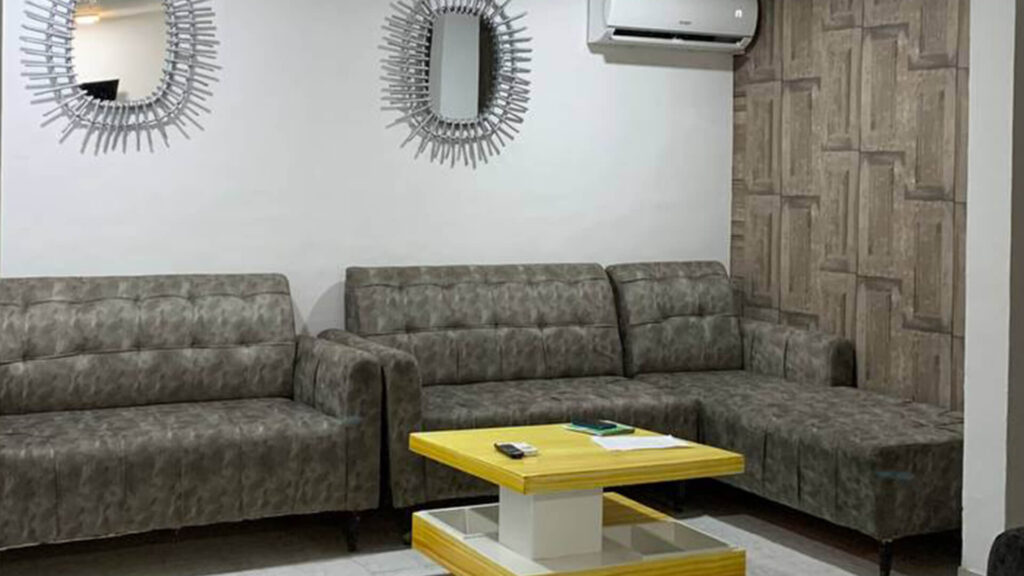 Tranquil Residence & Moonlight Buffet